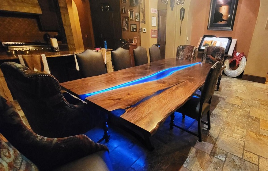 How Live Edge Tables Tell a Story through Their Unique Grain and Shape